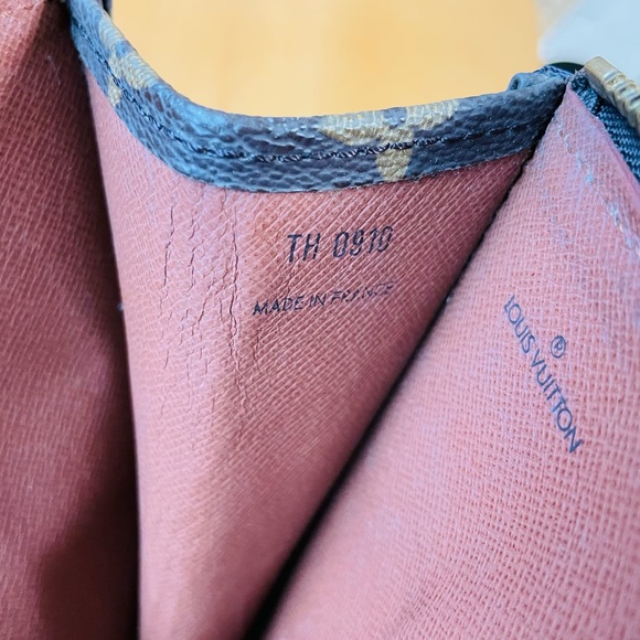 LOUIS VUITTON DOCUMENT CLUTCH IN MONOGRAM TH0910 FINAL SALE - Picture 4 of 12